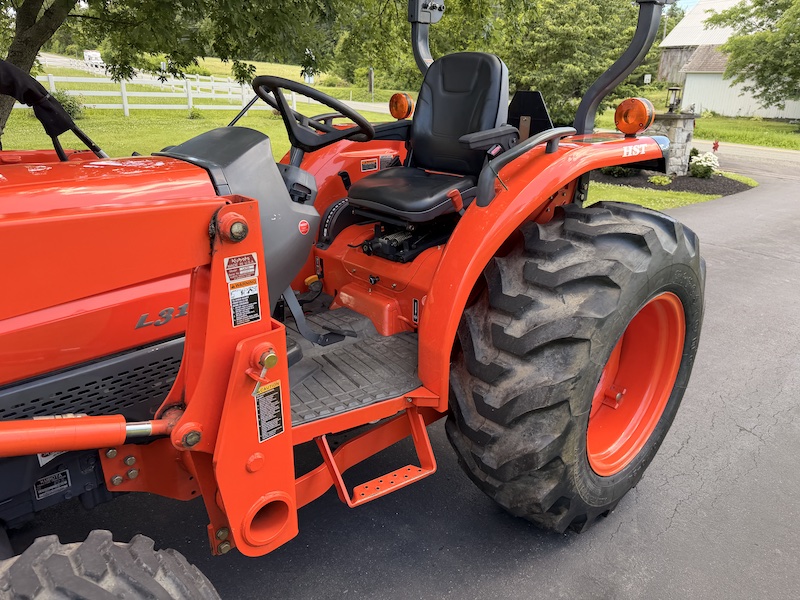 2002 Kubota Grand L3130 Tractor Loader - Image 25