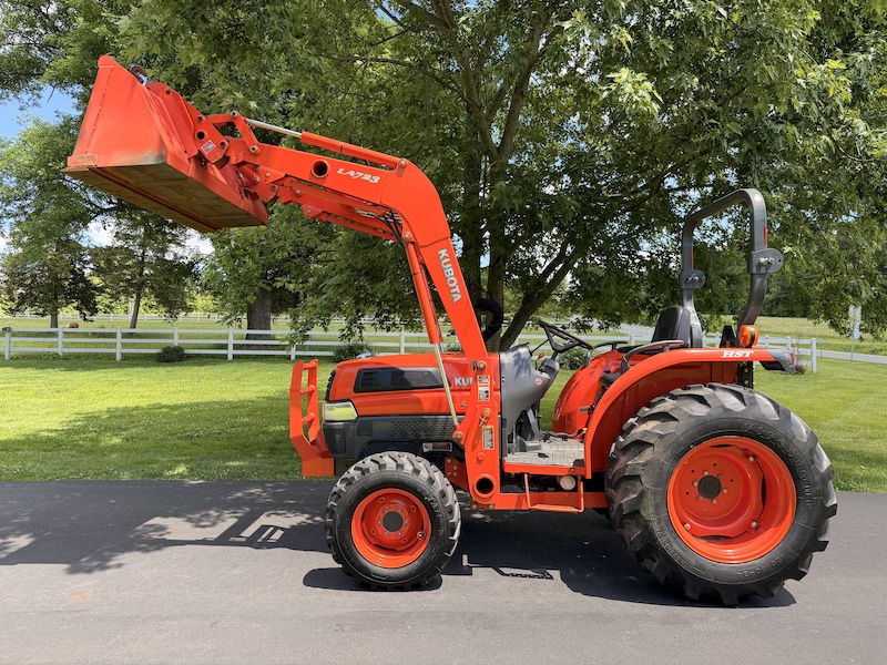 2002 Kubota Grand L3130 Tractor Loader - Image 28