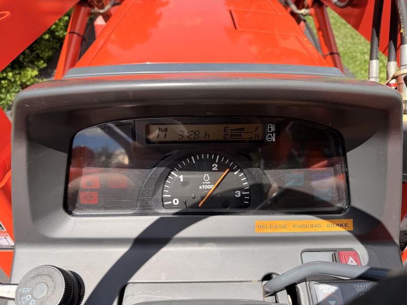 2002 Kubota Grand L3130 Tractor Loader - Image 32