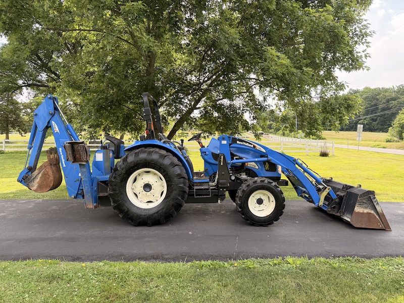 2005 New Holland TC55DA Tractor Loader Backhoe