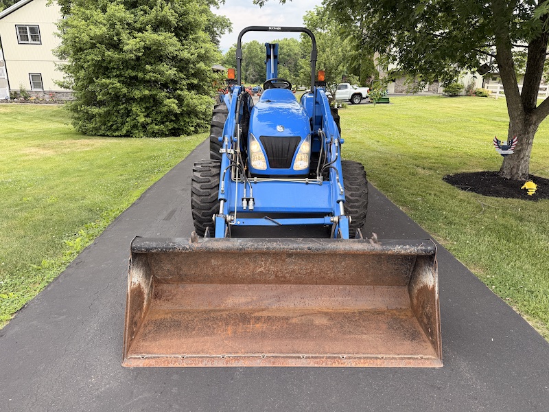 2005 New Holland TC55DA Tractor Loader Backhoe - Image 5