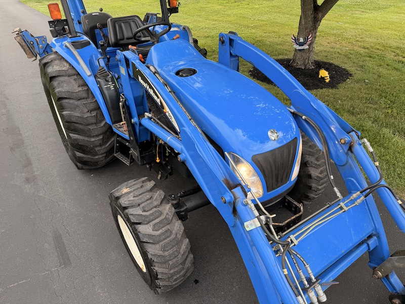 2005 New Holland TC55DA Tractor Loader Backhoe - Image 8