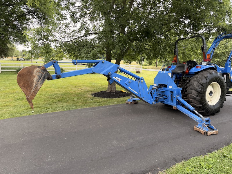 2005 New Holland TC55DA Tractor Loader Backhoe - Image 18