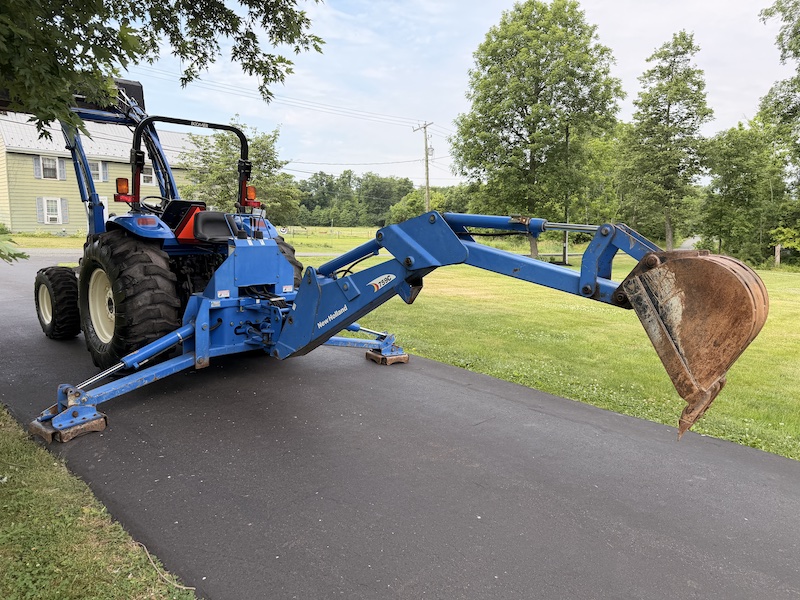 2005 New Holland TC55DA Tractor Loader Backhoe - Image 19
