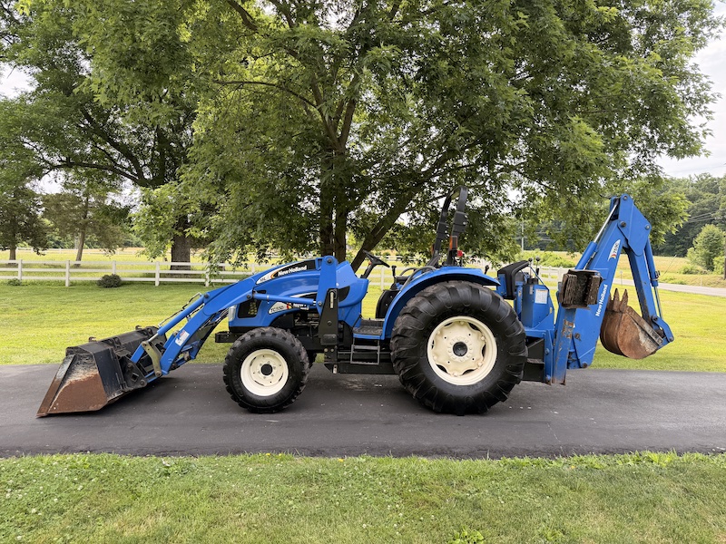 2005 New Holland TC55DA Tractor Loader Backhoe - Image 21