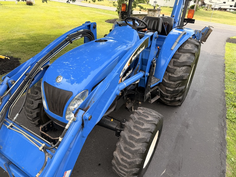 2005 New Holland TC55DA Tractor Loader Backhoe - Image 24