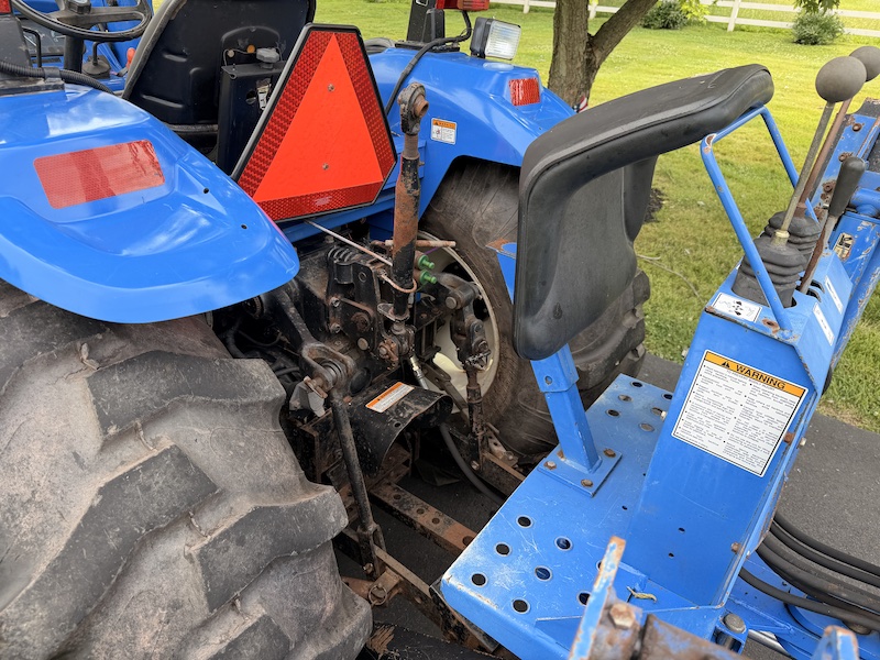 2005 New Holland TC55DA Tractor Loader Backhoe - Image 28