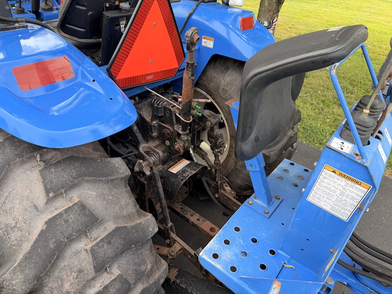 2005 New Holland TC55DA Tractor Loader Backhoe - Image 29