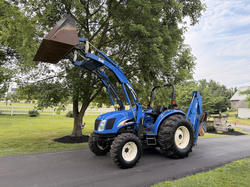 2005 New Holland TC55DA Tractor Loader Backhoe - Image 32