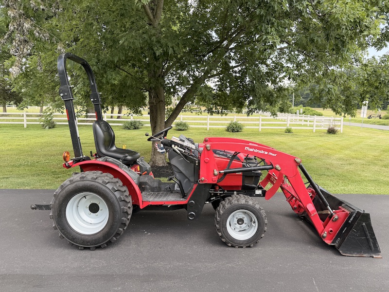 2015 Mahindra Max 26XL