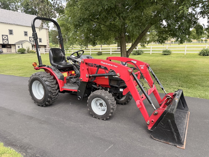 2015 Mahindra Max 26XL - Image 3