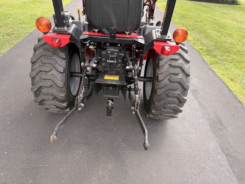 2015 Mahindra Max 26XL - Image 15