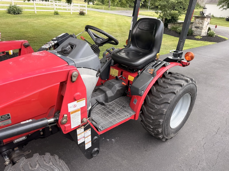 2015 Mahindra Max 26XL - Image 20