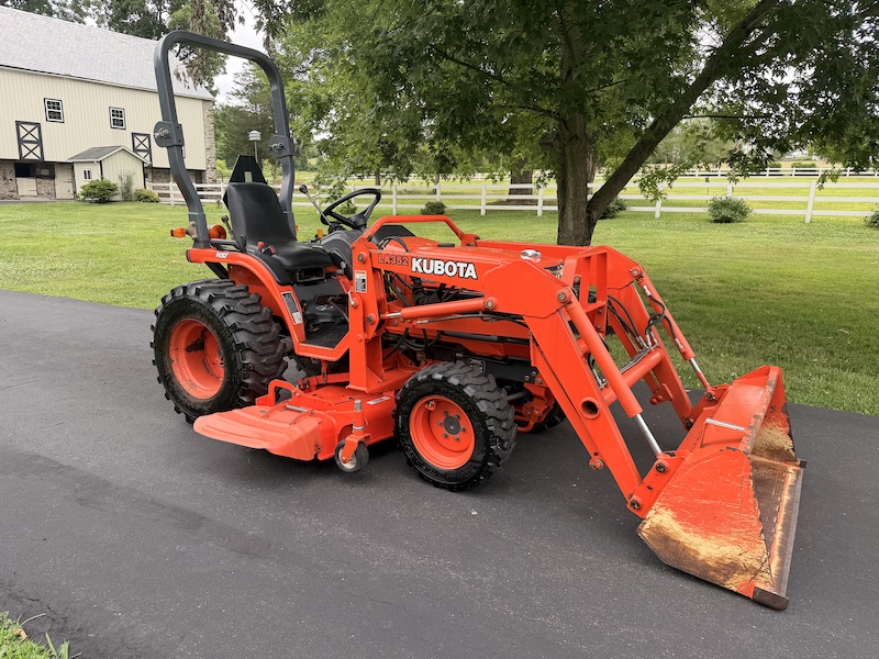 2004 Kubota B7610 Tractor Loader Mower - Image 3
