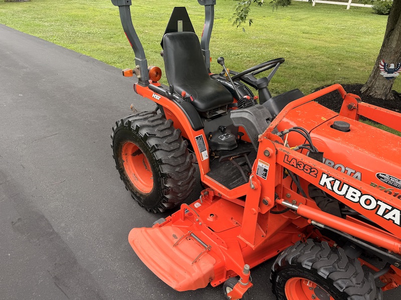 2004 Kubota B7610 Tractor Loader Mower - Image 8