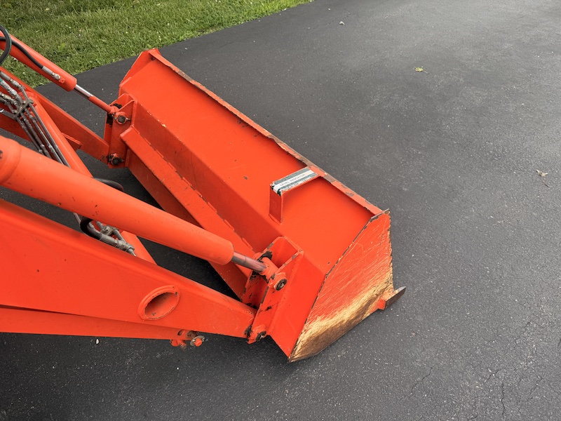2004 Kubota B7610 Tractor Loader Mower - Image 9