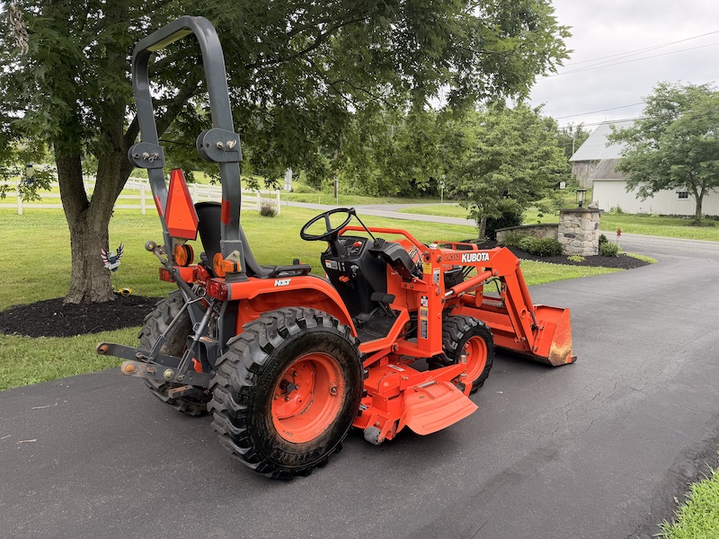 2004 Kubota B7610 Tractor Loader Mower - Image 11