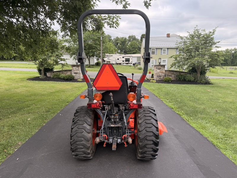 2004 Kubota B7610 Tractor Loader Mower - Image 12