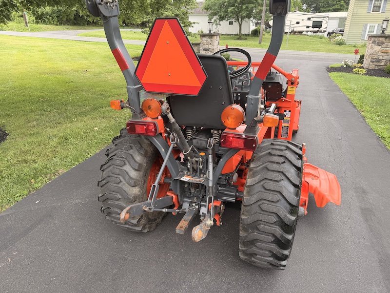 2004 Kubota B7610 Tractor Loader Mower - Image 13