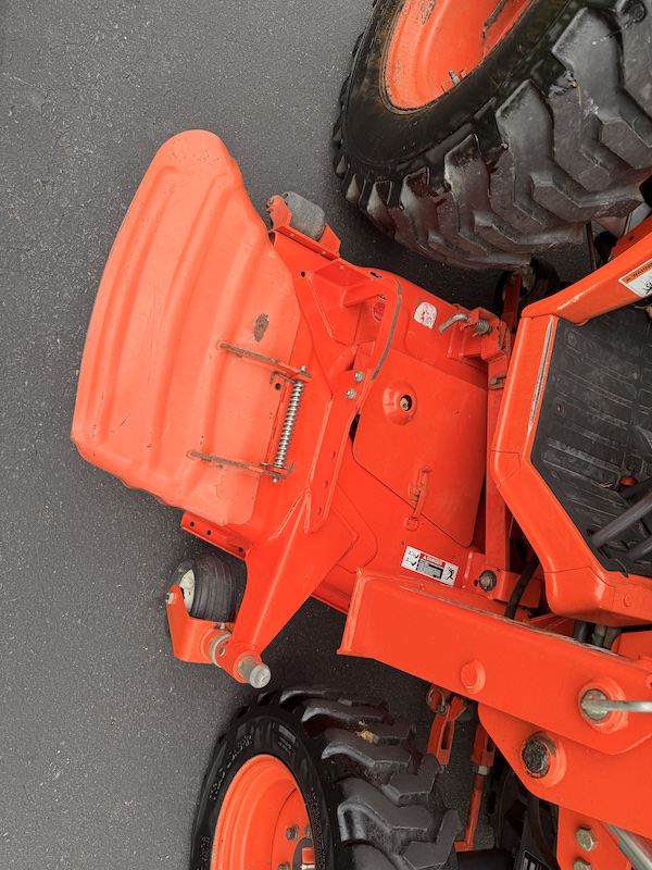 2004 Kubota B7610 Tractor Loader Mower - Image 17