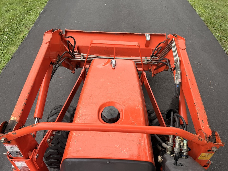 2004 Kubota B7610 Tractor Loader Mower - Image 29