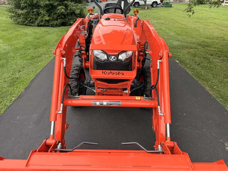 2024 Kubota L2502 Tractor Loader - Image 7