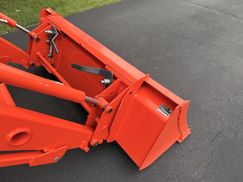 2024 Kubota L2502 Tractor Loader - Image 9