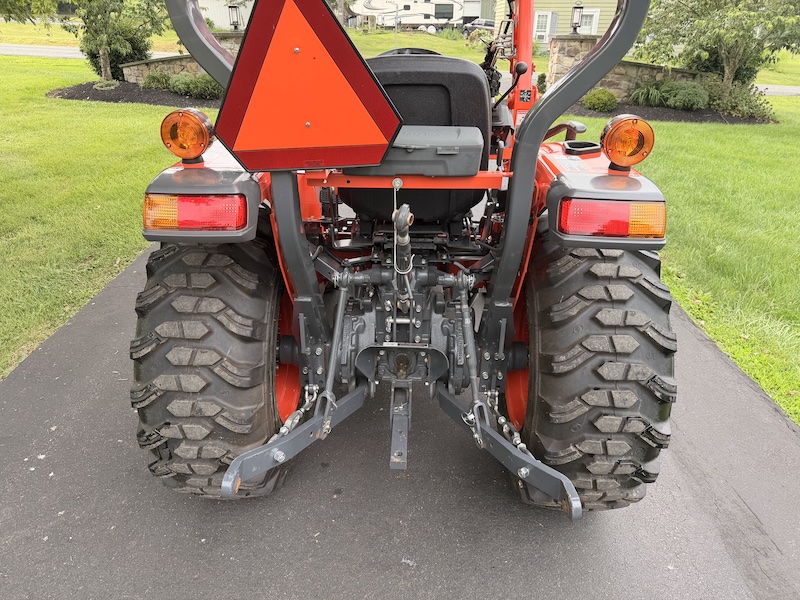 2024 Kubota L2502 Tractor Loader - Image 18