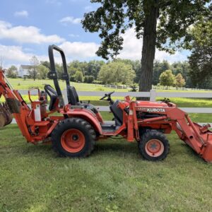 1999 Kubota B2400 Tractor Loader Backhoe