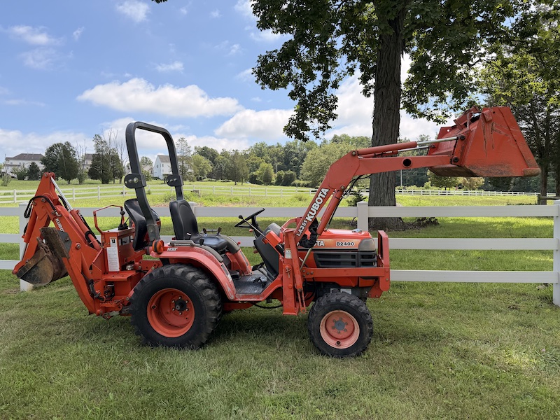 1999 Kubota B2400 Tractor Loader Backhoe - Image 19
