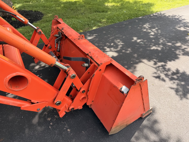 2009 Kubota Grand L5740 Tractor Loader Cab - Image 10