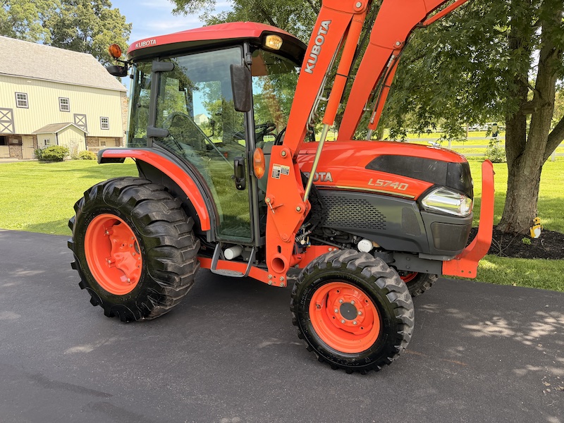 2009 Kubota Grand L5740 Tractor Loader Cab - Image 16