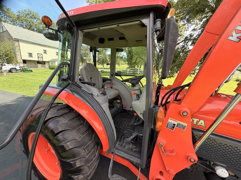 2009 Kubota Grand L5740 Tractor Loader Cab - Image 23