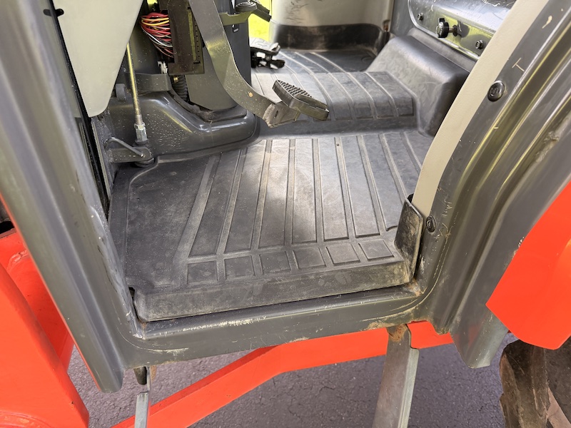 2009 Kubota Grand L5740 Tractor Loader Cab - Image 26