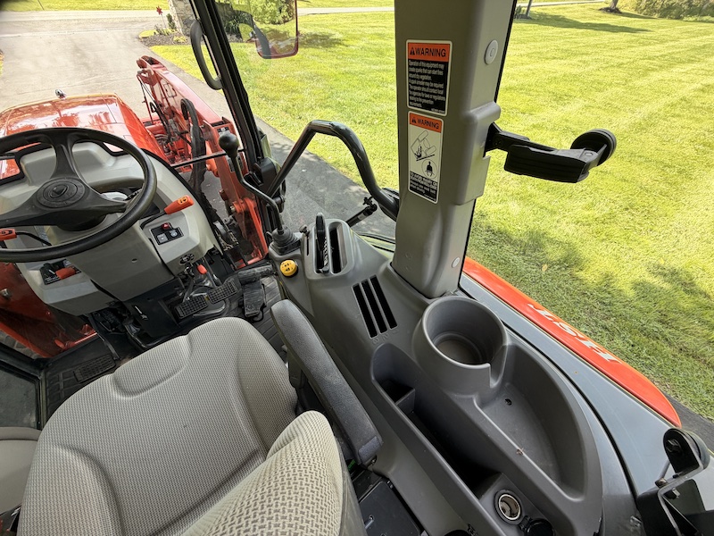 2009 Kubota Grand L5740 Tractor Loader Cab - Image 29