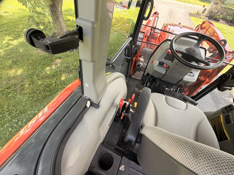 2009 Kubota Grand L5740 Tractor Loader Cab - Image 30