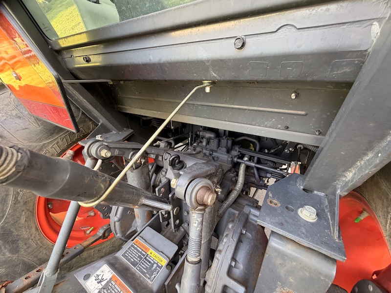 2009 Kubota Grand L5740 Tractor Loader Cab - Image 31