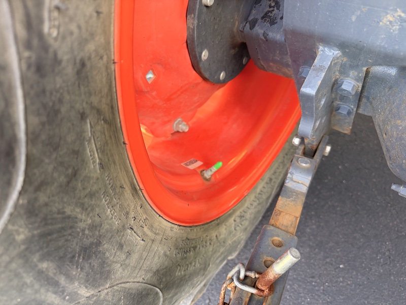2009 Kubota Grand L5740 Tractor Loader Cab - Image 32