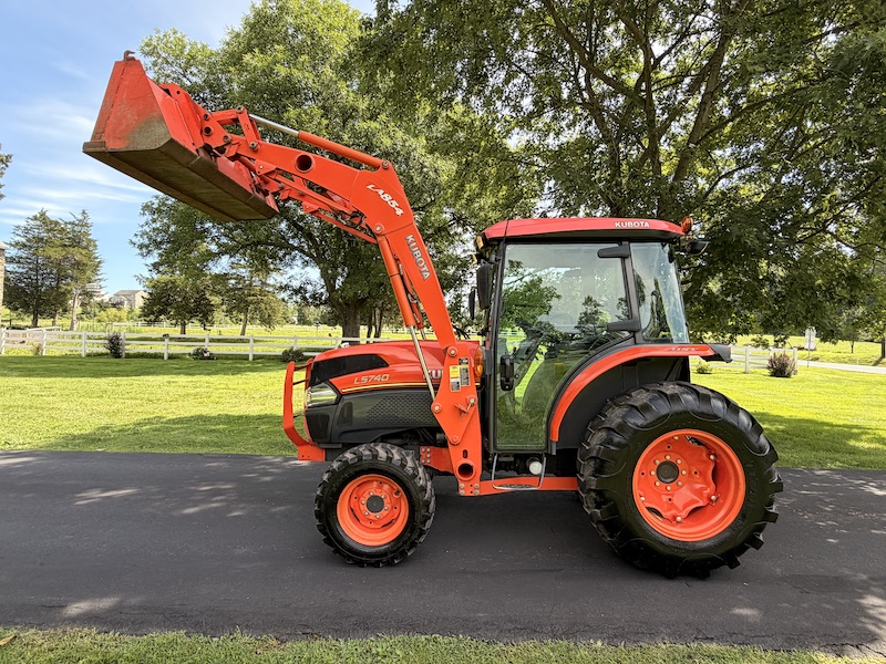 2009 Kubota Grand L5740 Tractor Loader Cab - Image 43
