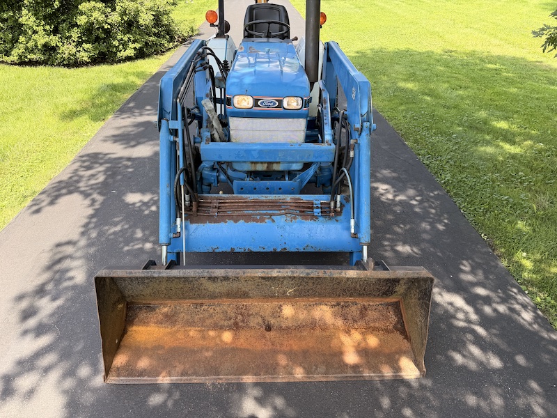 1989 Ford 1320 Tractor Loader Backhoe - Image 6