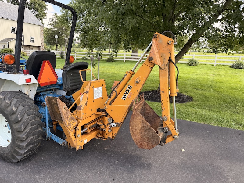 1989 Ford 1320 Tractor Loader Backhoe - Image 18