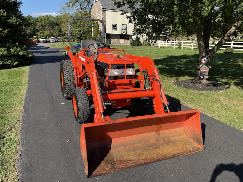 2002 Kubota Grand L3010 Tractor Loader - Image 4