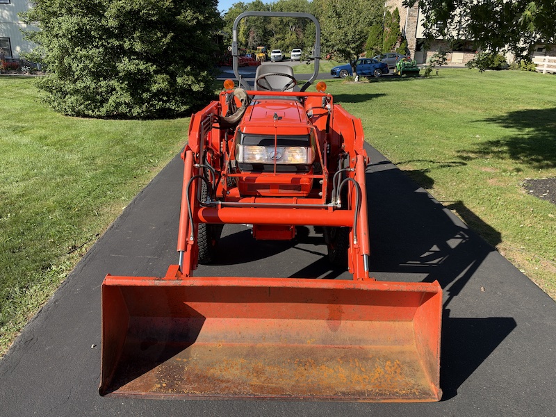 2002 Kubota Grand L3010 Tractor Loader - Image 5