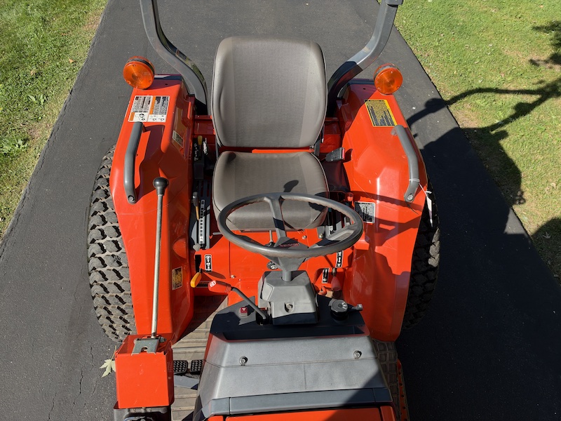 2002 Kubota Grand L3010 Tractor Loader - Image 8