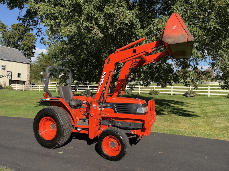 2002 Kubota Grand L3010 Tractor Loader - Image 10