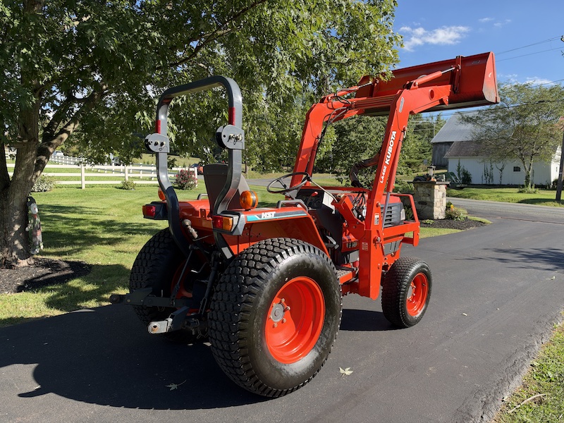 2002 Kubota Grand L3010 Tractor Loader - Image 11