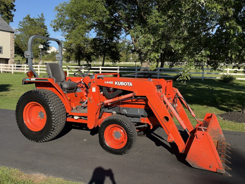 2001 Kubota Grand L3010 Tractor Loader - Image 3