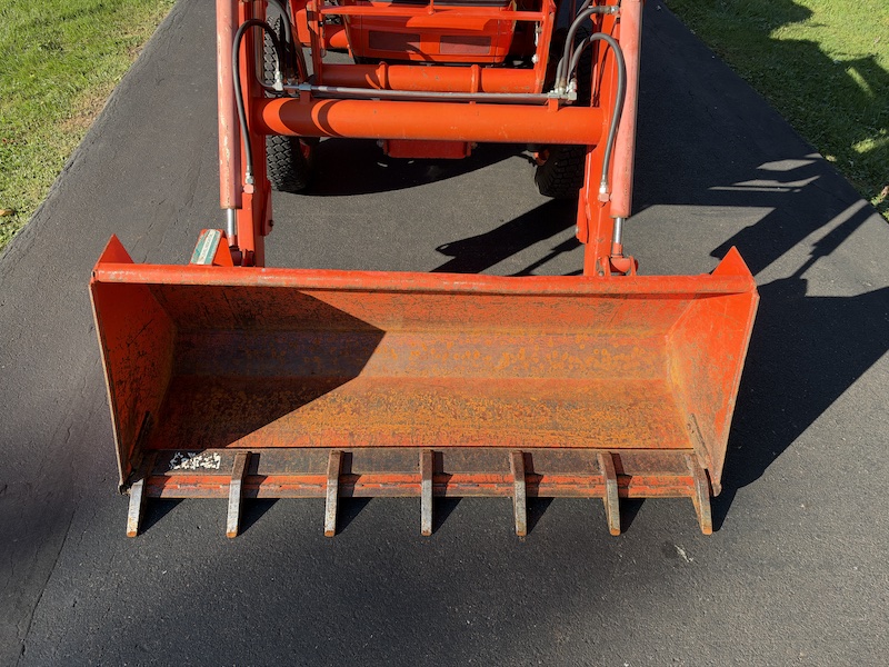 2001 Kubota Grand L3010 Tractor Loader - Image 6