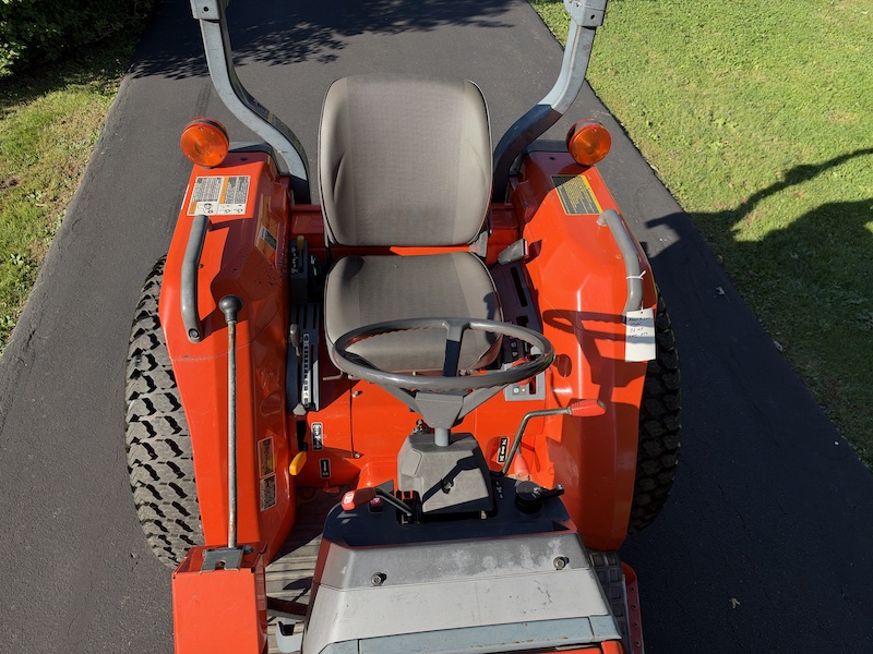 2001 Kubota Grand L3010 Tractor Loader - Image 9