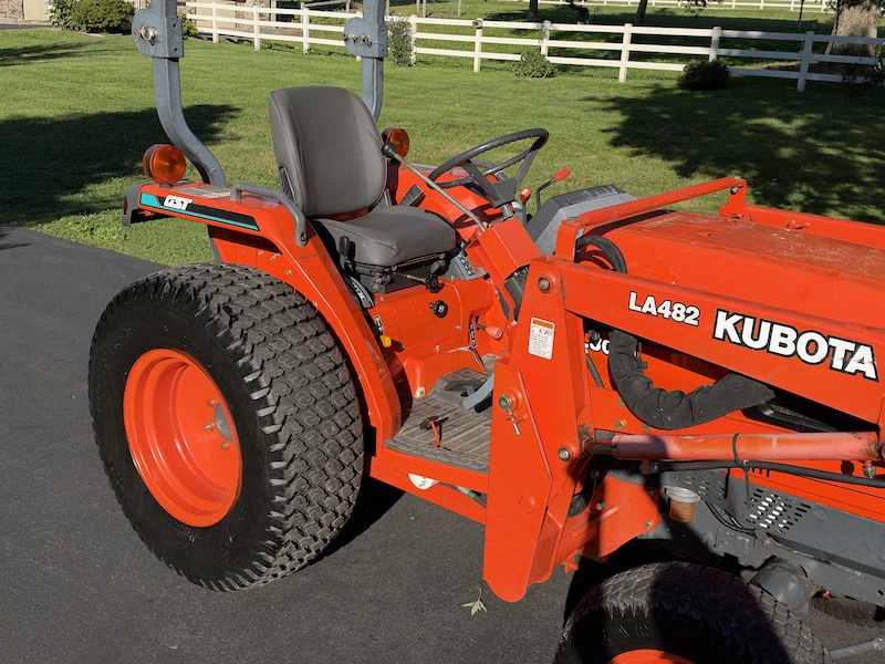 2001 Kubota Grand L3010 Tractor Loader - Image 10
